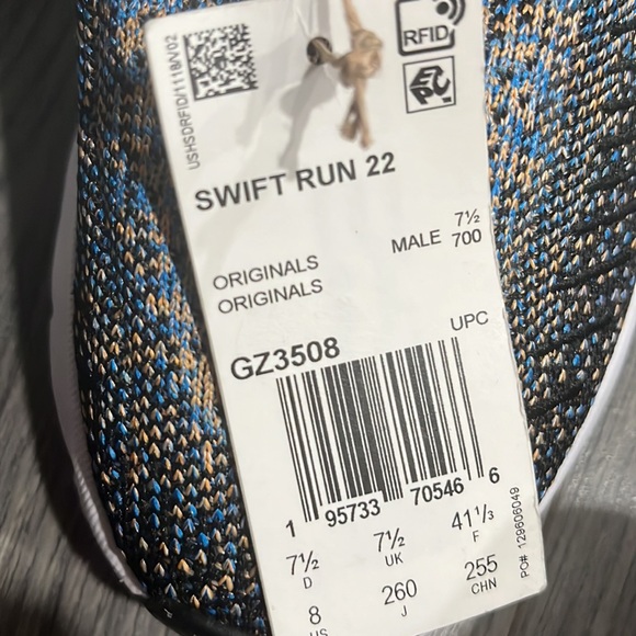 NWT Beand New Adidas Swift Run 22 - Picture 7 of 7